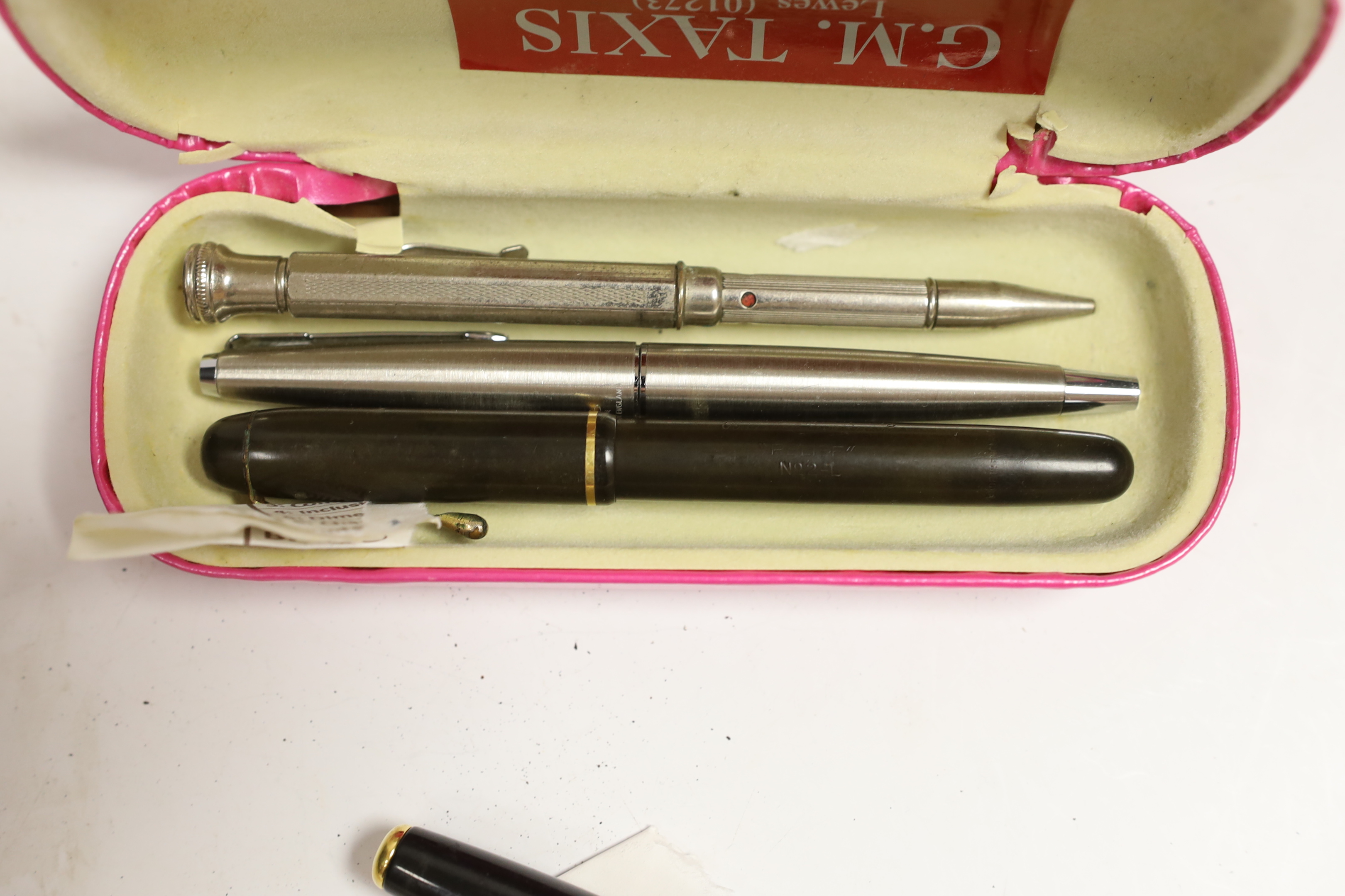 A collection of pens including Parker, some with gold nibs